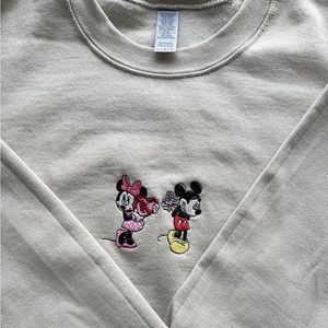 EMBROIDER - MINNIE & MICKEY MOUSSE SWEATSHIRT